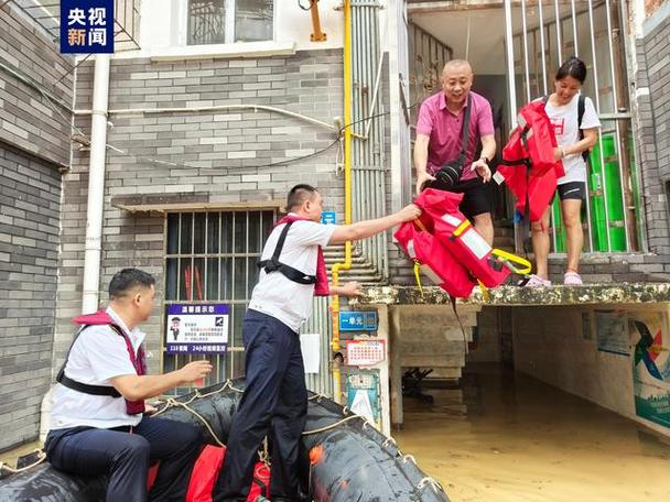 柳州高速柳江分公司高效救援妥善安置53名因车故障受困乘客