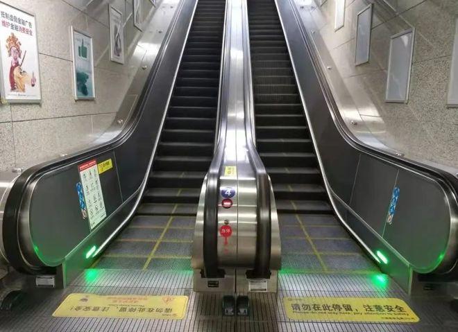 揭秘地铁电扶梯是怎样安装的