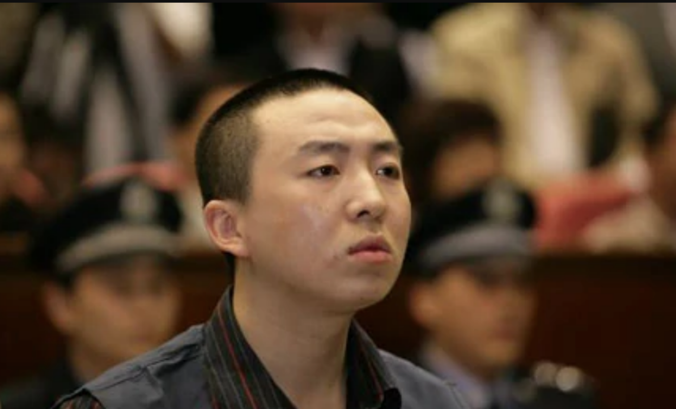 取款机故障，取一百出一千，山西小伙一夜多取17万，最终被判5年