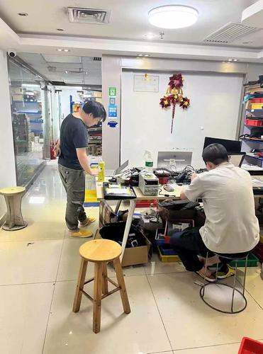 机械师电脑质保期内主板故障品牌方要求顾客自费维修