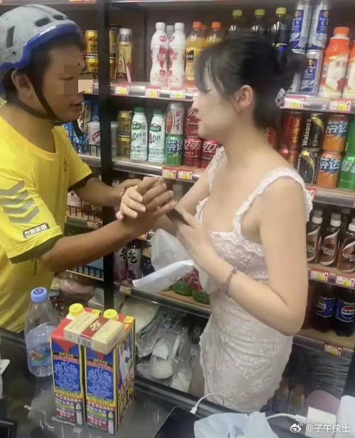 杭州穿着暴露的超市老板娘，被投诉后火了江西网友开启导航模式
