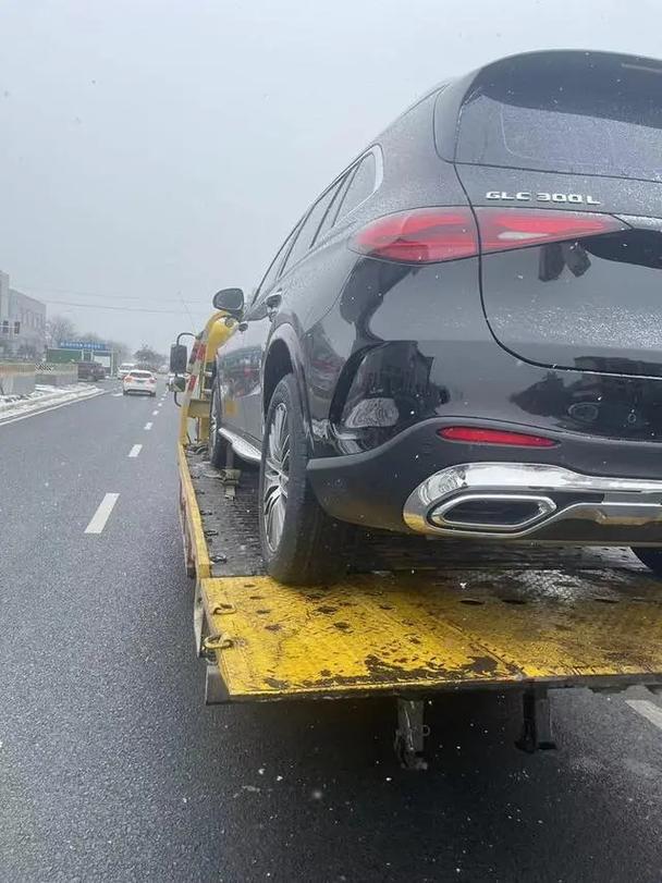 汽车3-15百年奔驰就这品质。油车故障频发，电车频繁起火