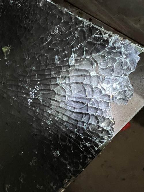 消费者爆料苏泊尔燃气灶玻璃面板突然爆裂 家电资讯