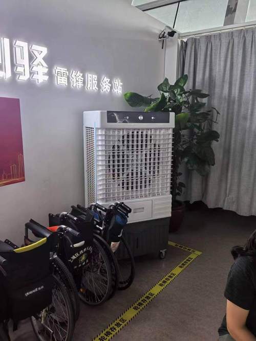 候车厅热得让人直冒汗,杭州东站空调通宵运行、加装冷风机 家电资讯