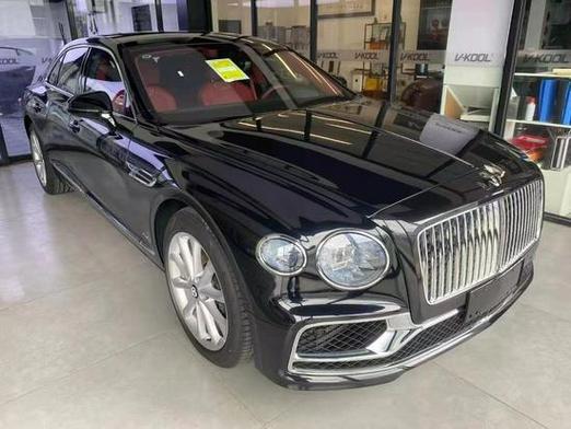 宾利飞驰黑棕V8展厅现车最低285万随时提车