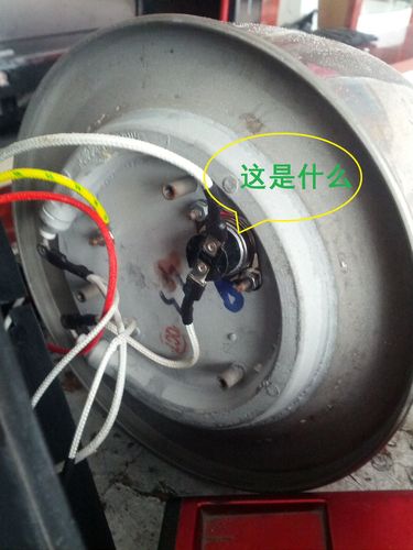 维修无小事，安全细节不容轻视更换电热水壶蒸汽开关后怕记