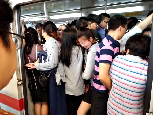 地铁环线又故障，早高峰站内人山人海、水泄不通