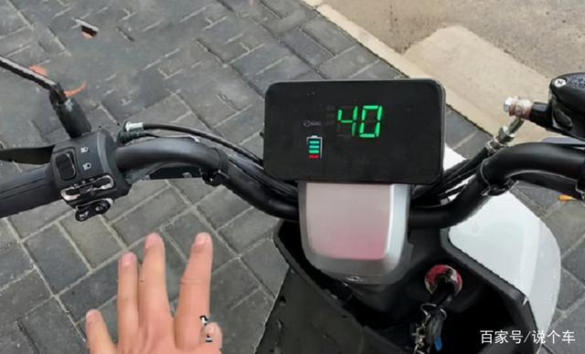 才知道，为何电动车充电快，加速就掉2格电。远离3个错误充电方式