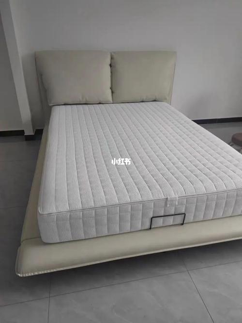 体质敏感的中老年人选床垫，就得是无胶水无甲醛的栖作坚果派床垫