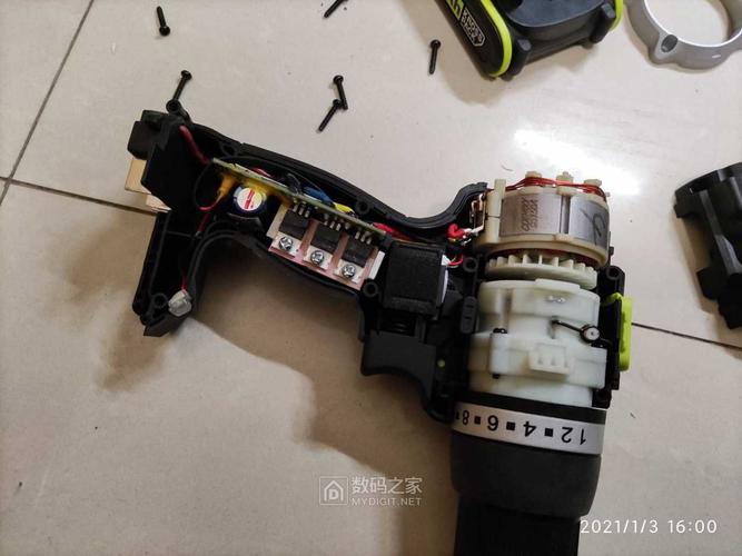 切割、打磨、钻孔无所不能，威克士小型锂电电磨机拆解