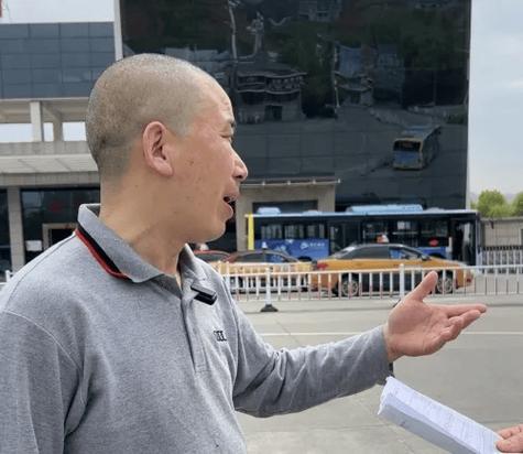 新能源出租车电瓶亏电索赔被拒，店方保养缺失自费更换