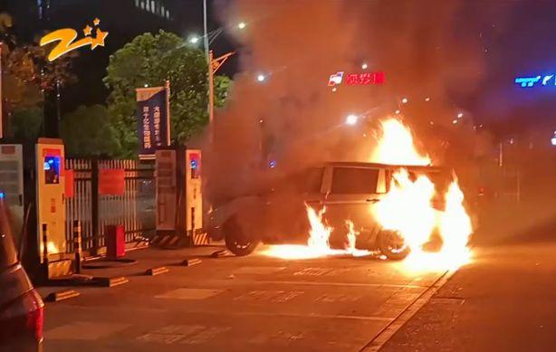 杭州一电车充电时自燃，消防认定起火原因事发后，车主为何还是考虑电车。