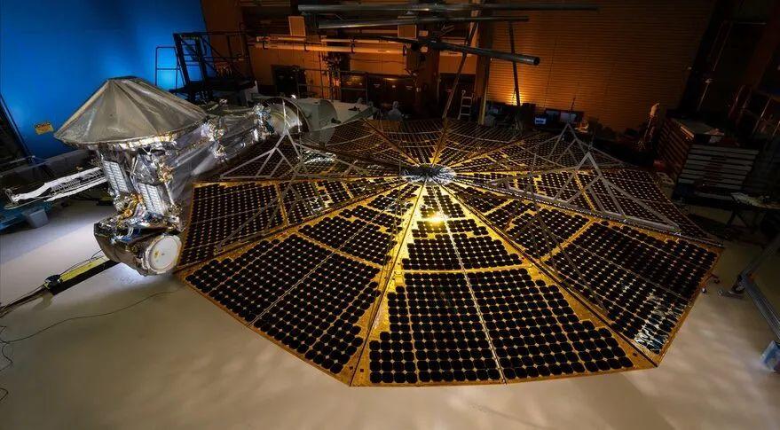 美国宇航局的露西号飞船仪器检查没有问题太阳能电池组故障亦有进展
