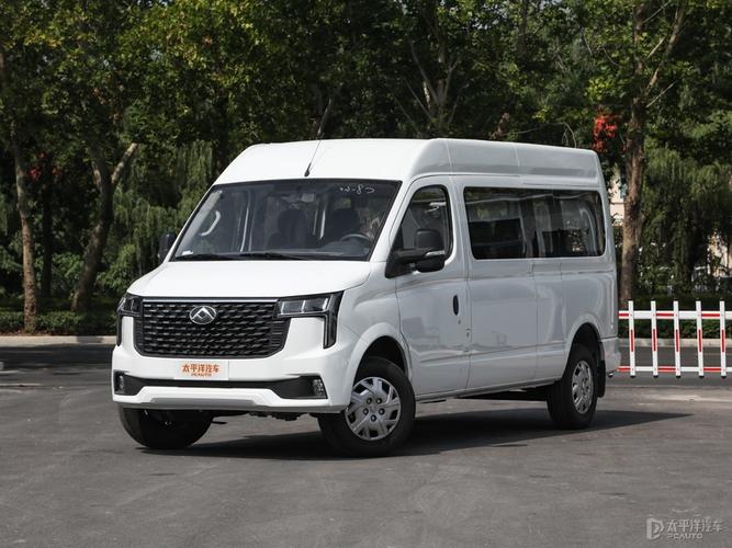 轻型客车选大通新途v80，商务出行优选座驾