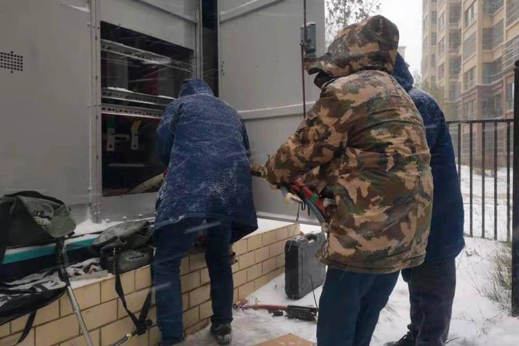 10万元电缆维修费该谁付。供电公司线路产权归小区物业故障点在围墙外