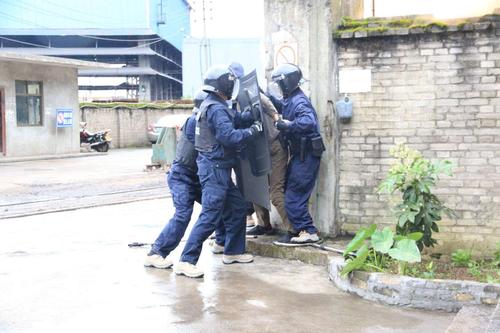 建行灵石新建路北支行组织开展防滋事突发事件应急预案演练