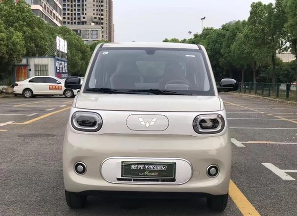 4.08万元的纯电代步，宏光MINIEV215km青春版上市