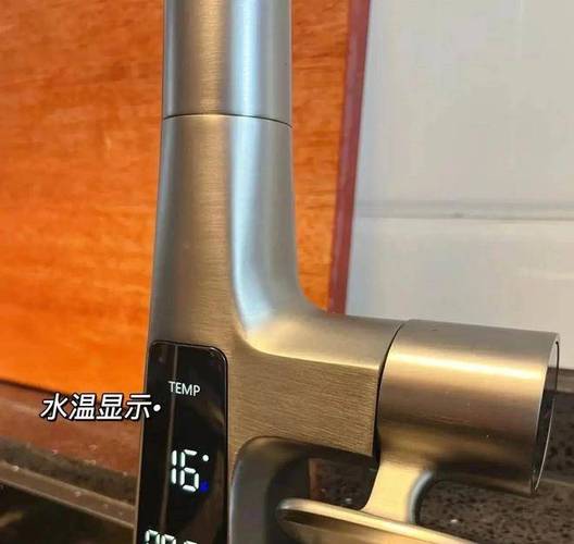 厨房热水,速热水龙头和小厨宝哪个更好用。一看就明了 家电资讯