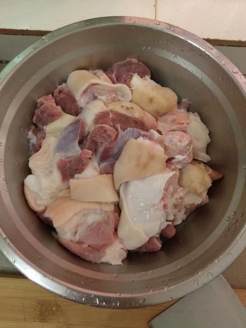 高压锅炖猪蹄多少分钟?高压锅炖猪蹄需要注意什么?