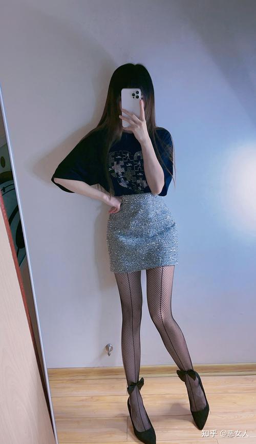 女生第一次穿丝袜的感受