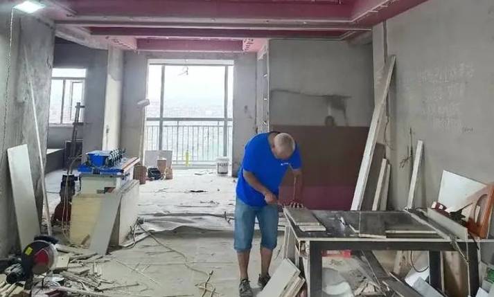 临清室内装修工人：用匠心筑造美好家园