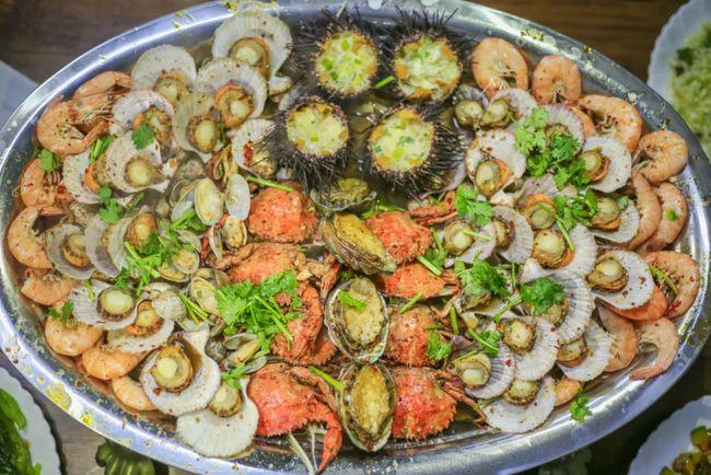 冷鲜海鲜店：匠心独运的海洋风情，打造一站式美食体验
