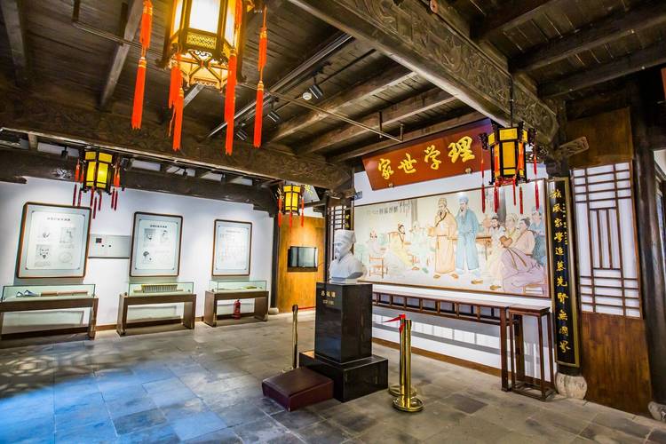 古韵盎然，文化传承_祠堂内装修设计探析