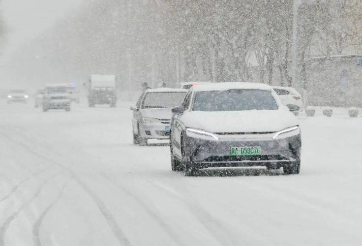 新能源车在雪天行驶的挑战与应对步骤